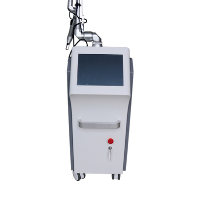 2000W Q Switched ND Yag Tattoo Laser Machine con larghezza di impulso di 5ns