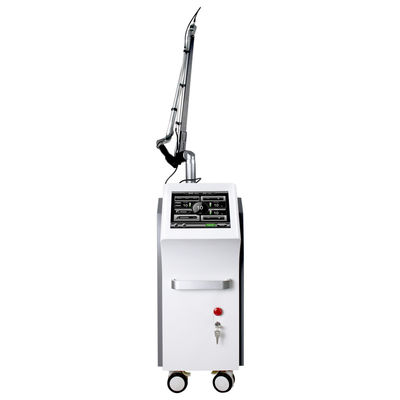 Macchina laser YAG ad alta efficacia a 1064nm Q Switched ND per macchie di pigmento